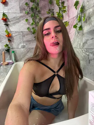 Isabellacooper - hairy