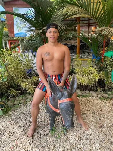 Yoxi Manuel - feet