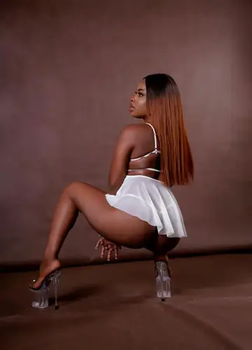 Ebonyina - dress