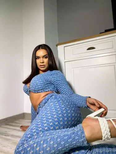 AngelSarah - curvy