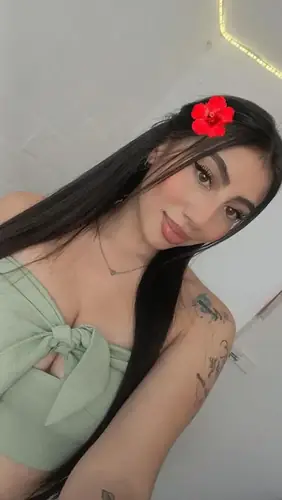 Mia Thomsom - latina