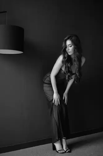 Mira_Mirage - brunette