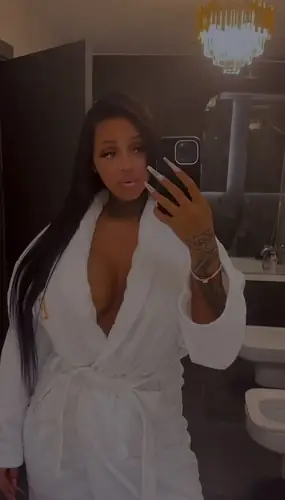 Chica de Brazil - premium