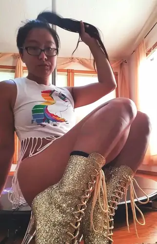 Erotica Lynn - hairy