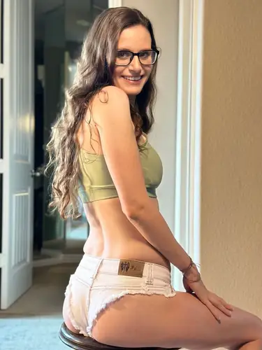 Priss Johnson - findom