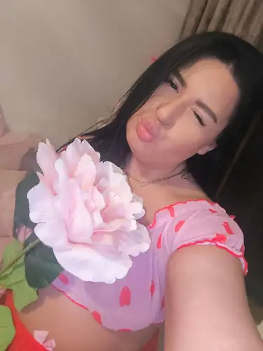OliviaThea - brunette