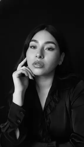 Carla Montesco - asian