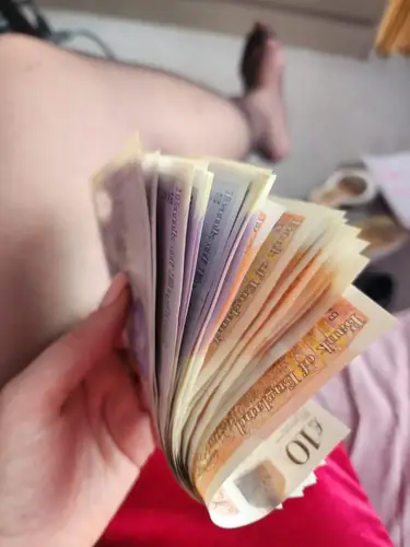 Carmen Nova - findom